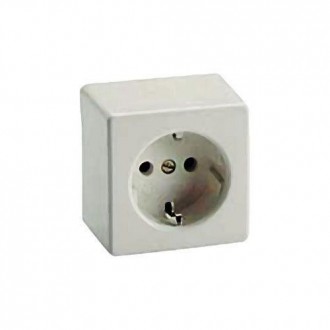BASE SUPERFICIE 10/16 AH. 250 V. 5001